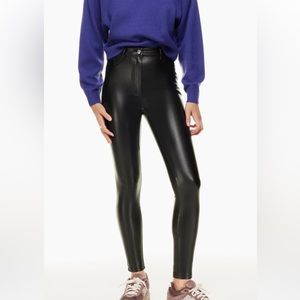 Wilfred HighWaist Charm